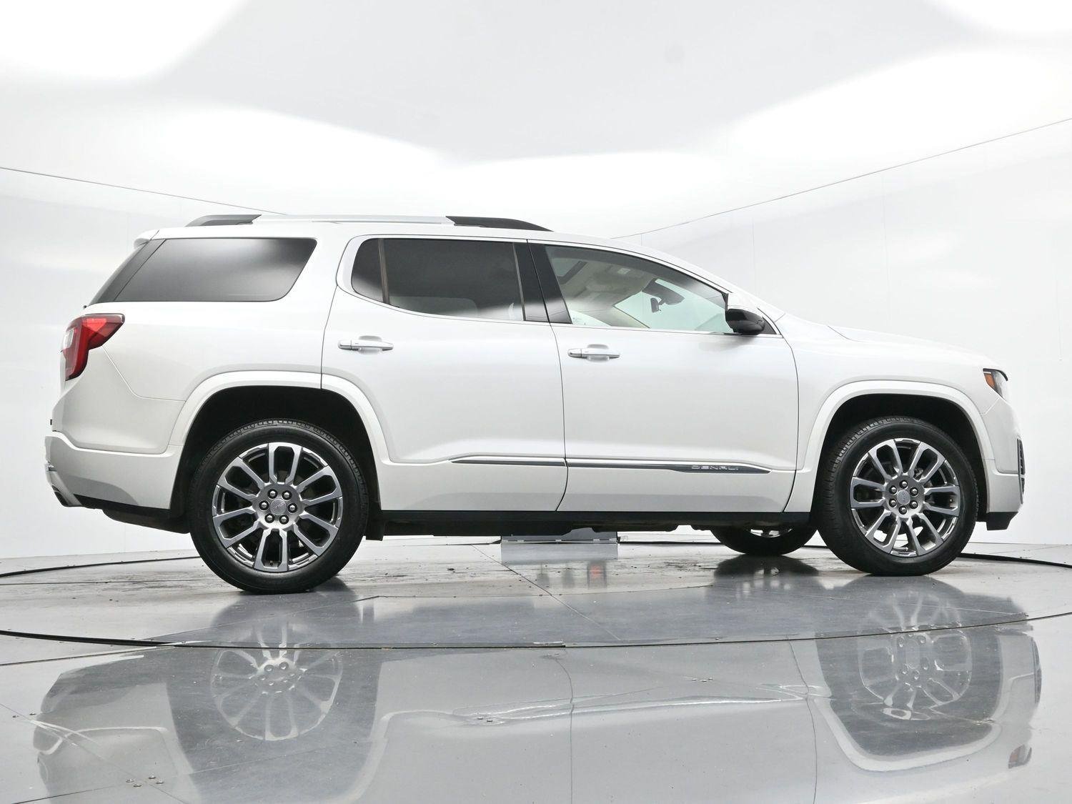 Used 2023 White Frost Tricoat GMC Denali image 47
