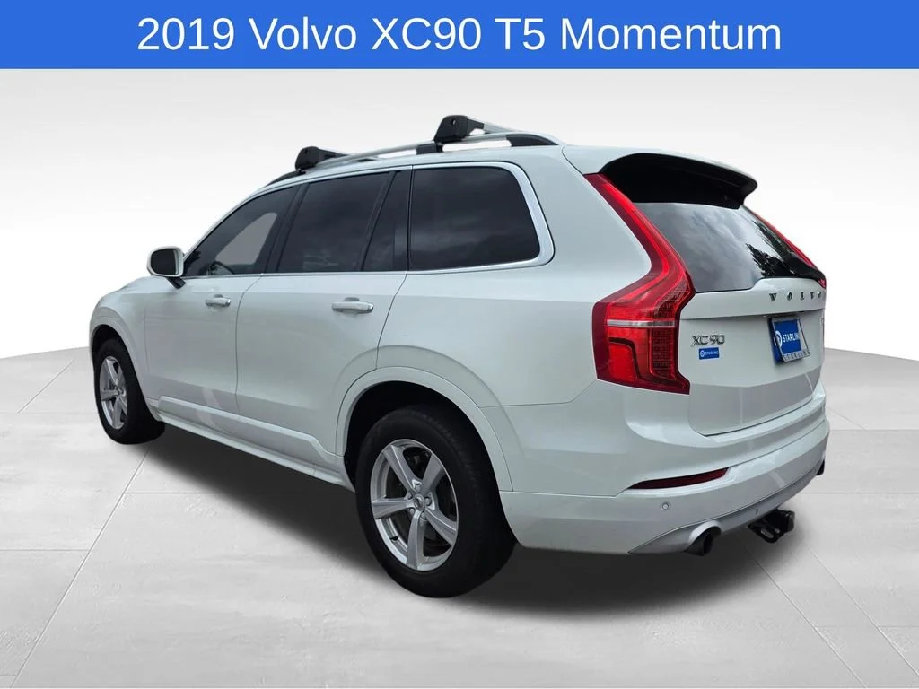 Used 2019 White Volvo T5 Momentum image 6