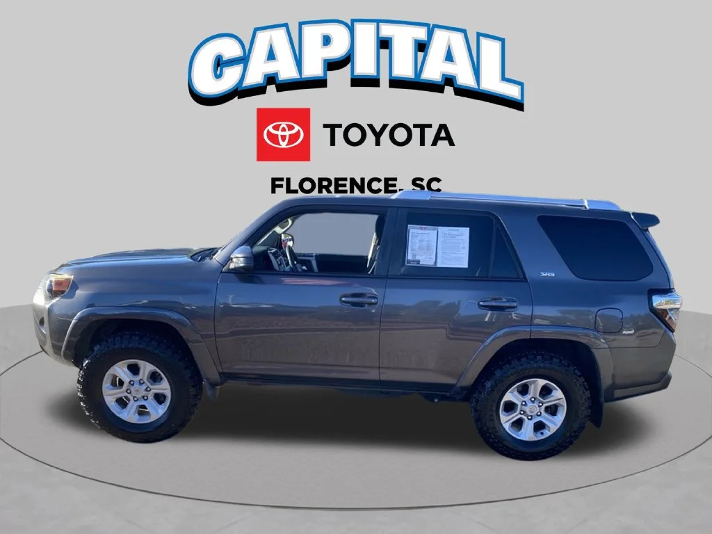 Used 2016 Gray Toyota SR5 image 3