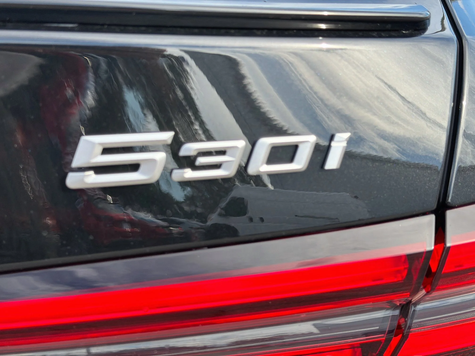 New 2027 Black Sapphire Metallic BMW 530i xDrive image 11