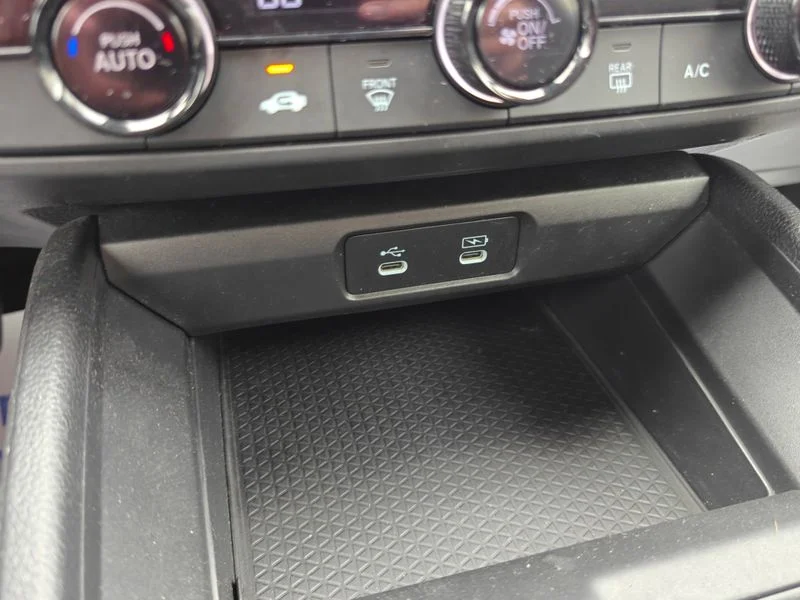 Used 2025  Honda LX image 28