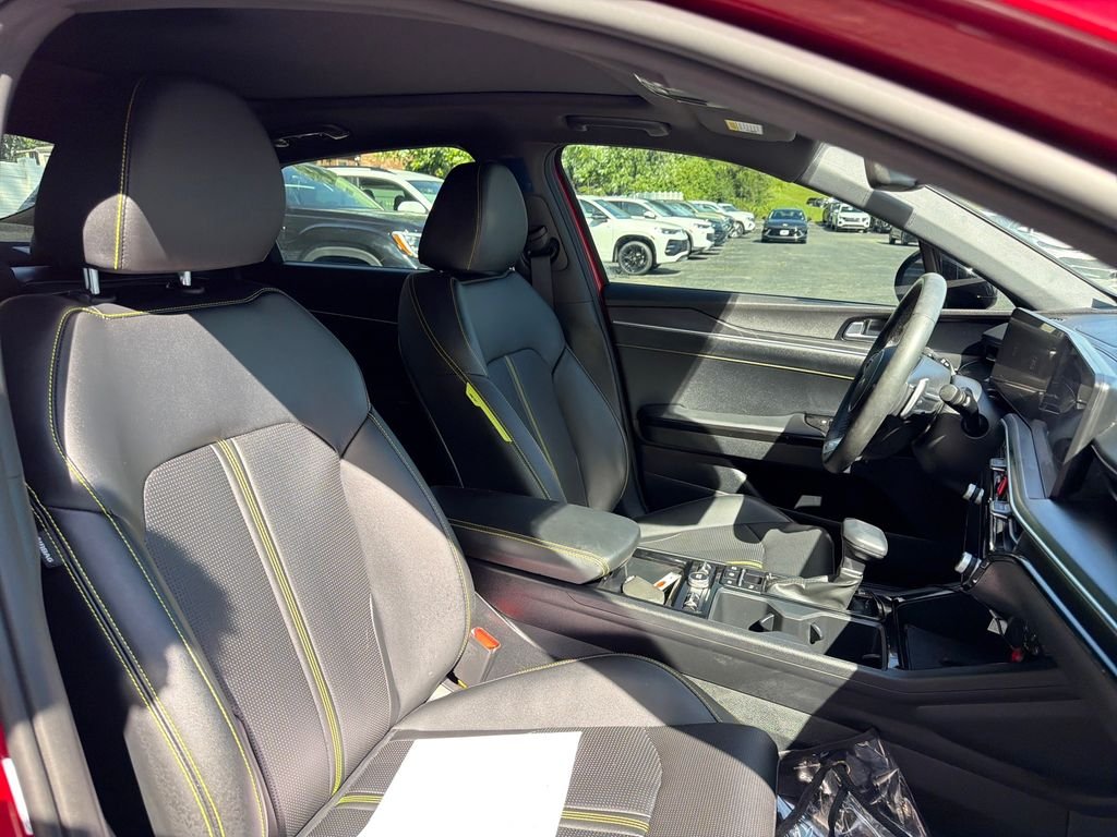 Used 2025 Red Kia GT image 51