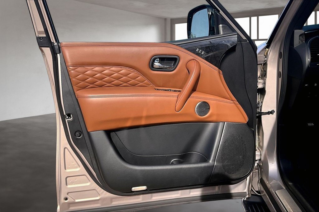 Used 2024 Beige INFINITI Sensory image 17