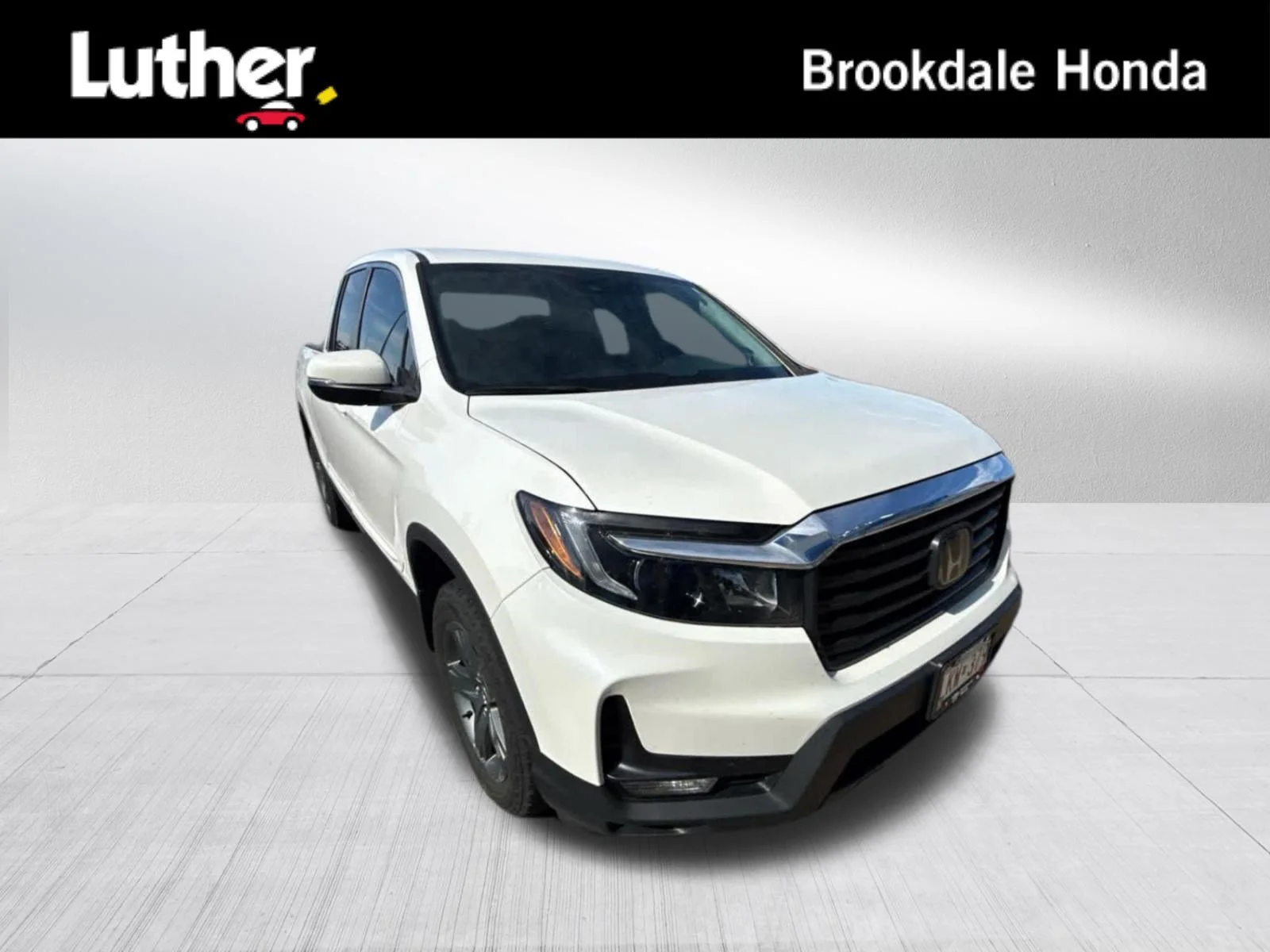 Used 2023 Platinum White Pearl Honda RTL image 1