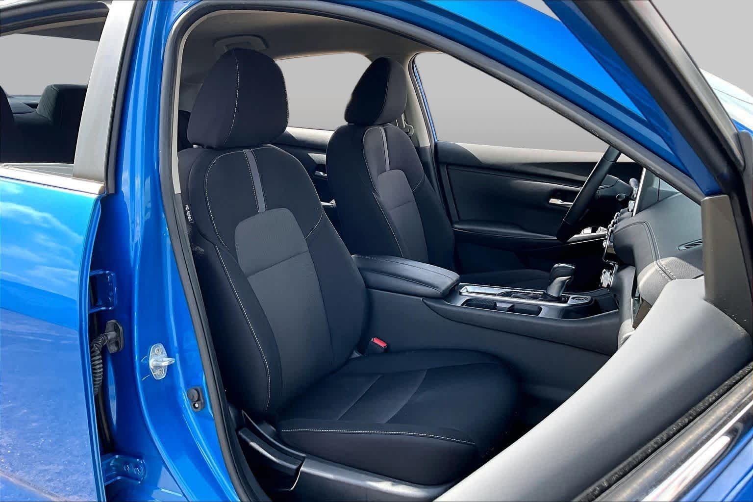 Used 2023 Electric Blue Metallic Nissan SV image 9
