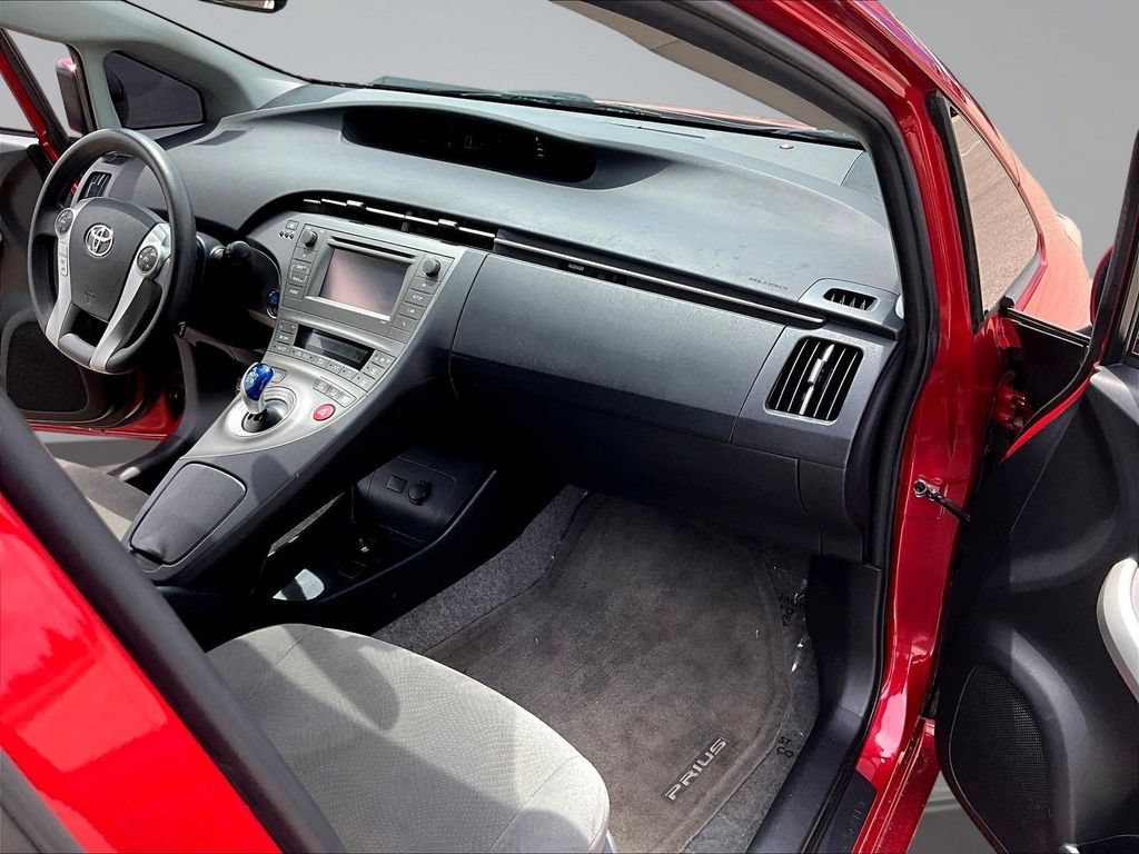 2015 Toyota Prius 24