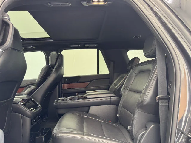 Used 2023 Starlight Gray Premium Colorant Lincoln Reserve image 21