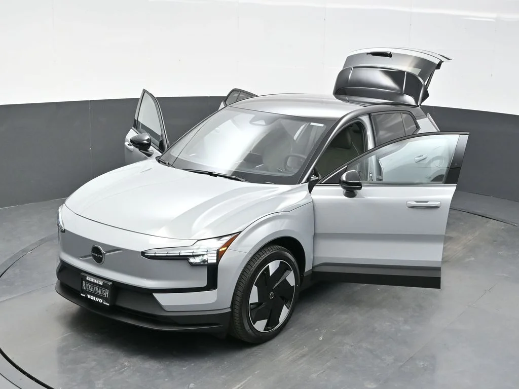 New 2026 Vapour Grey Volvo Twin Motor Performance Plus image 36
