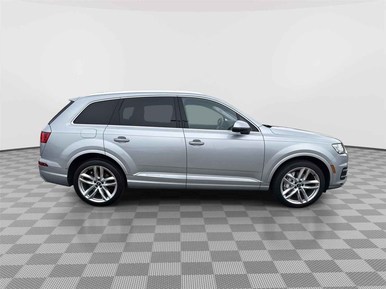 Used 2018 Florett Silver Metallic Audi Prestige image 16