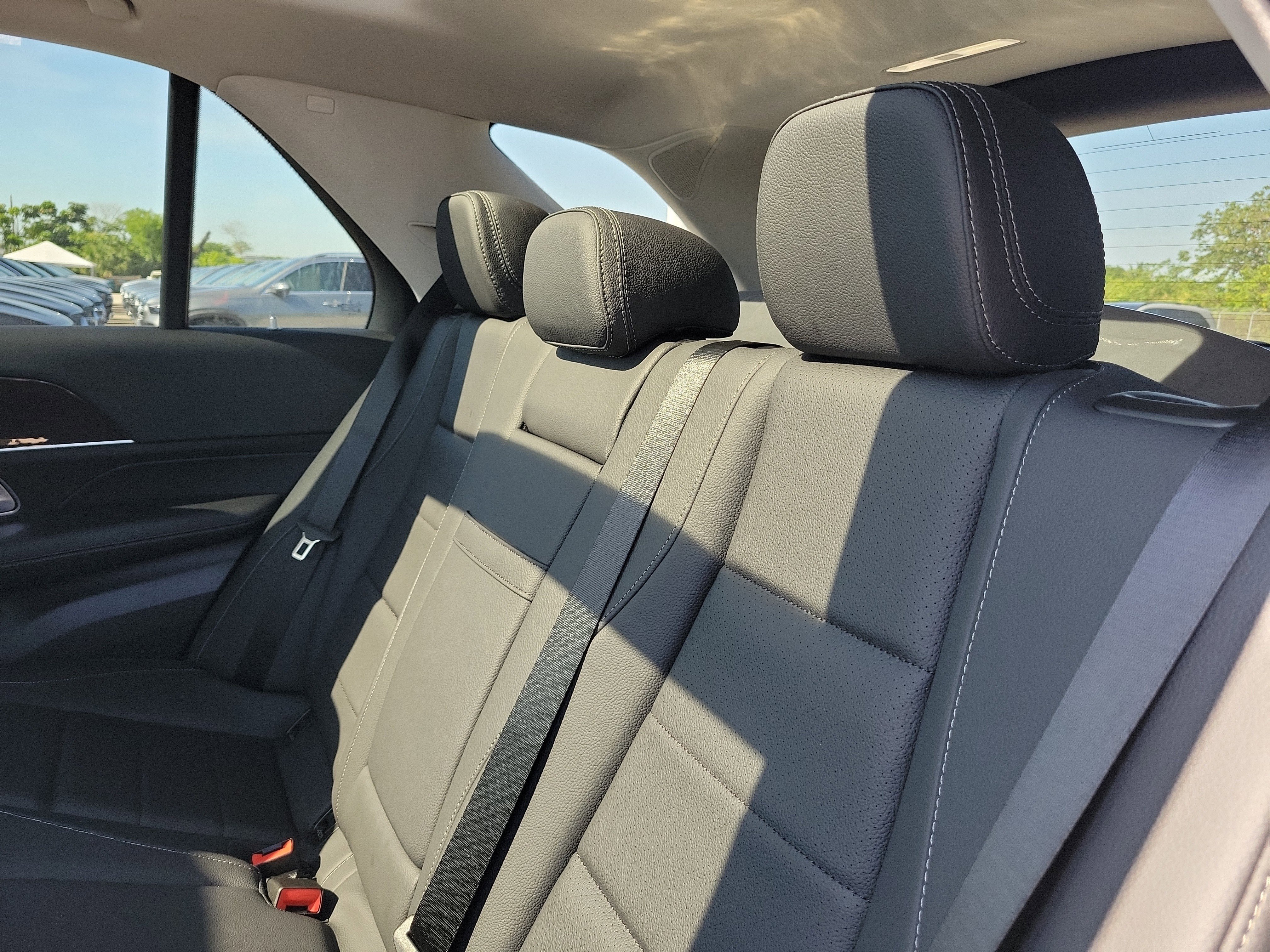 New 2026 Black Mercedes-Benz GLE 450 image 11