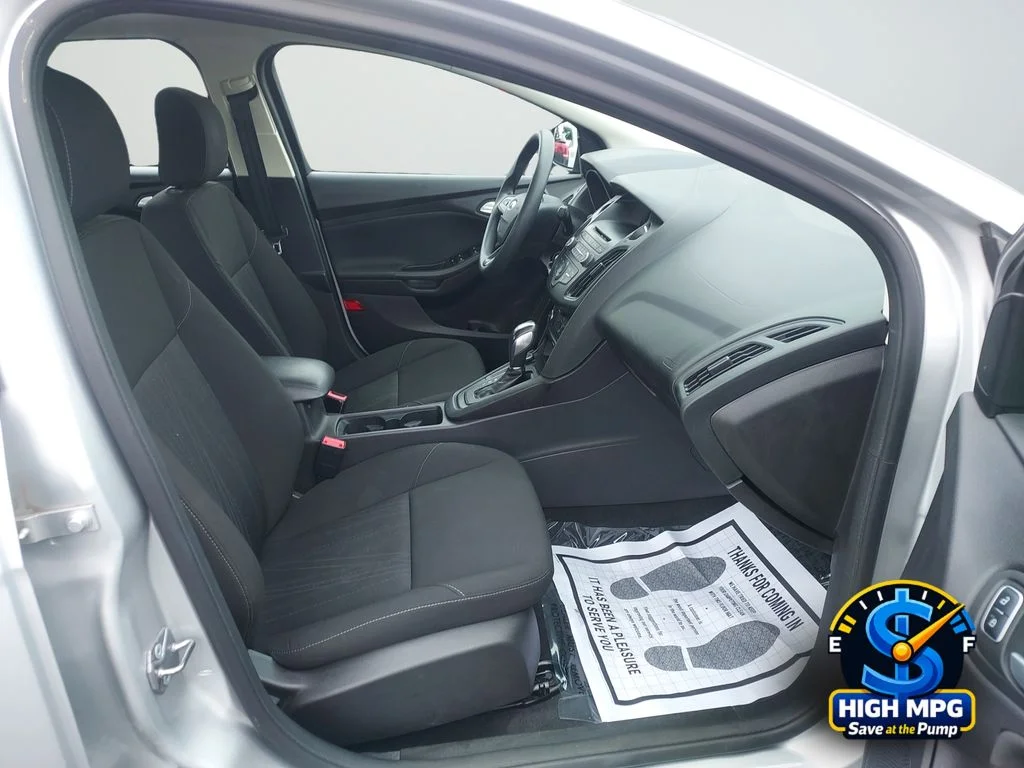 Used 2015 Silver Ford SE image 24
