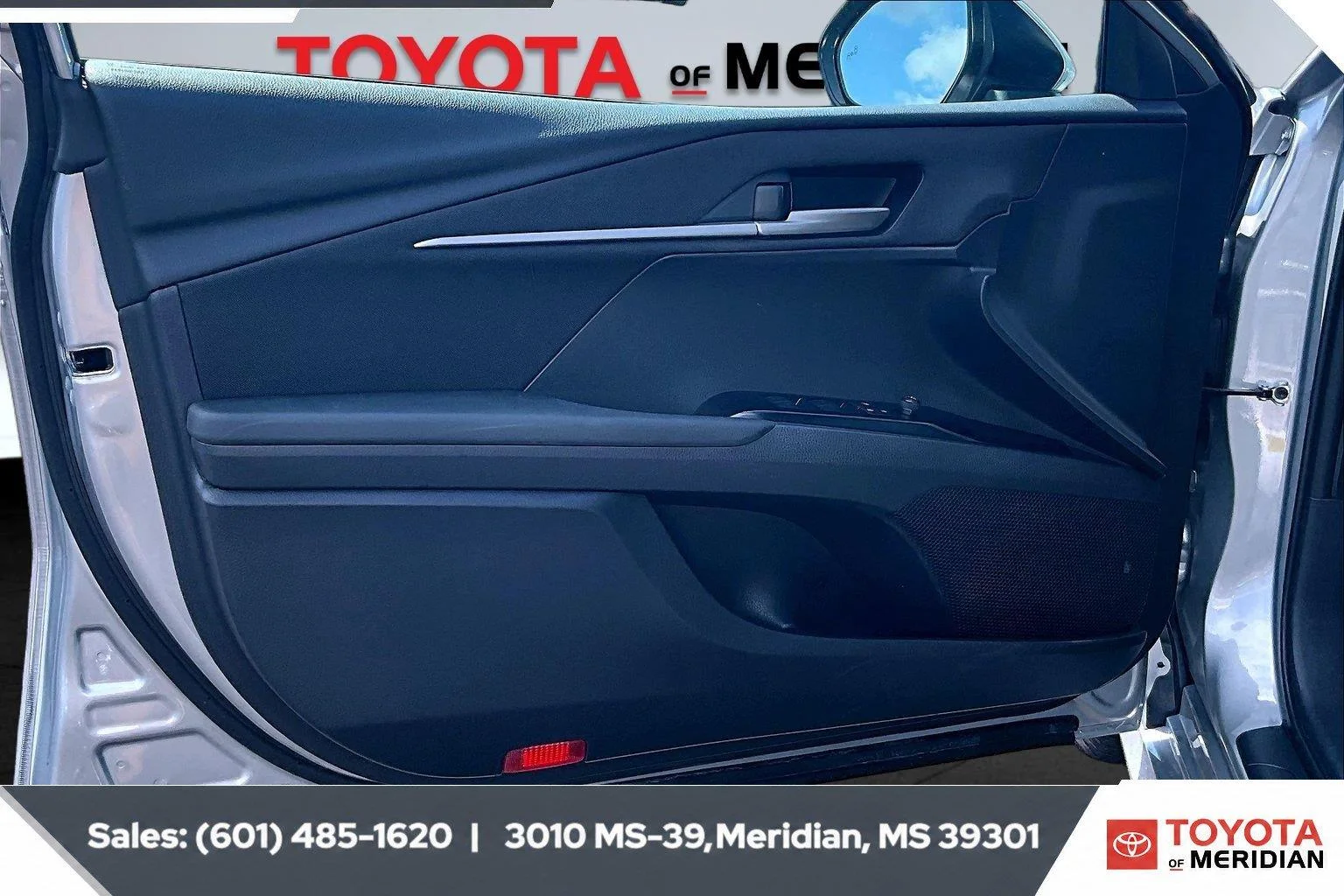 Used 2025 Celestial Silver Metallic Toyota LE (Natl) image 17