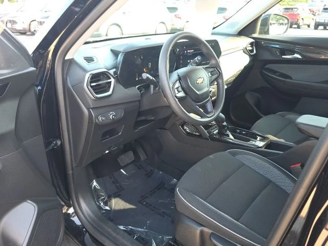 Used 2025 Black Chevrolet LT image 15