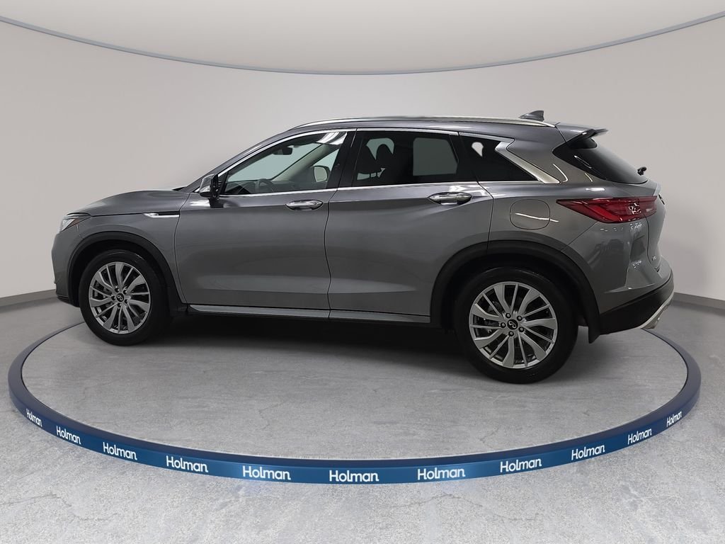 Certified Used 2025 Graphite Shadow INFINITI LUXE image 8
