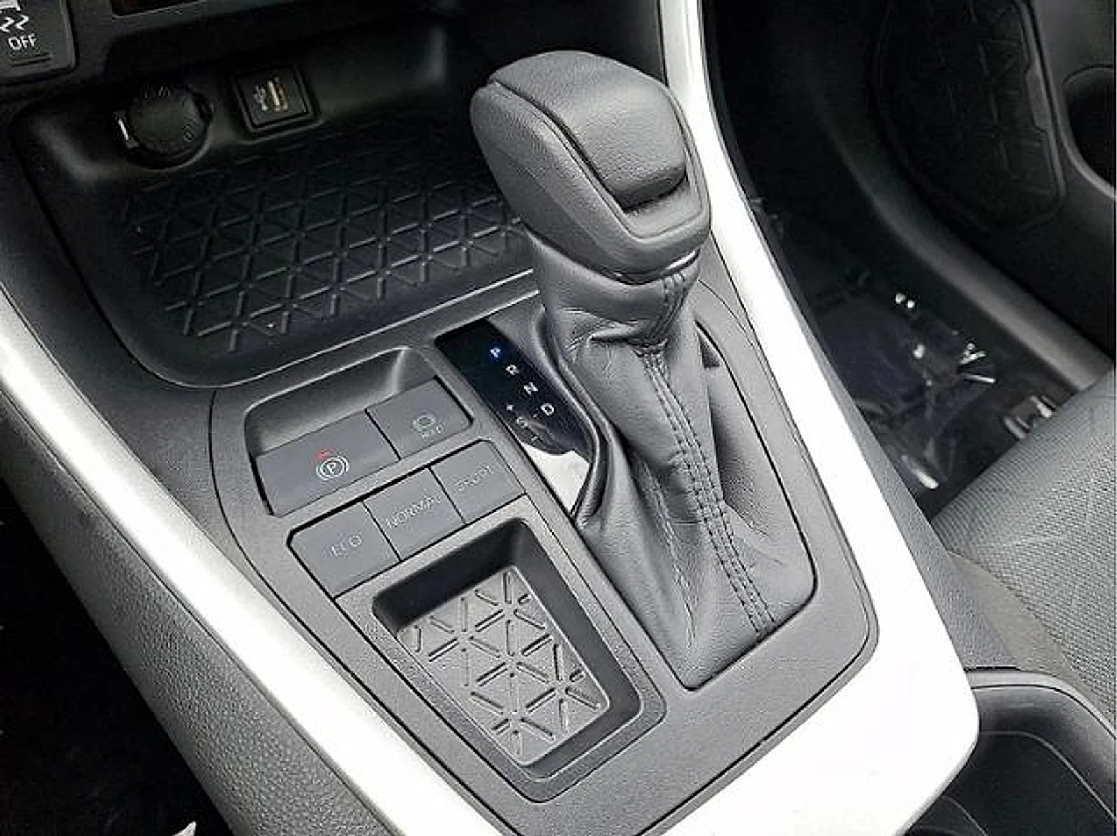 Used 2024 Midnight Black Metallic Toyota XLE image 25
