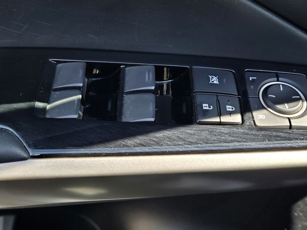 Used 2019 Atomic Silver Lexus Base image 22