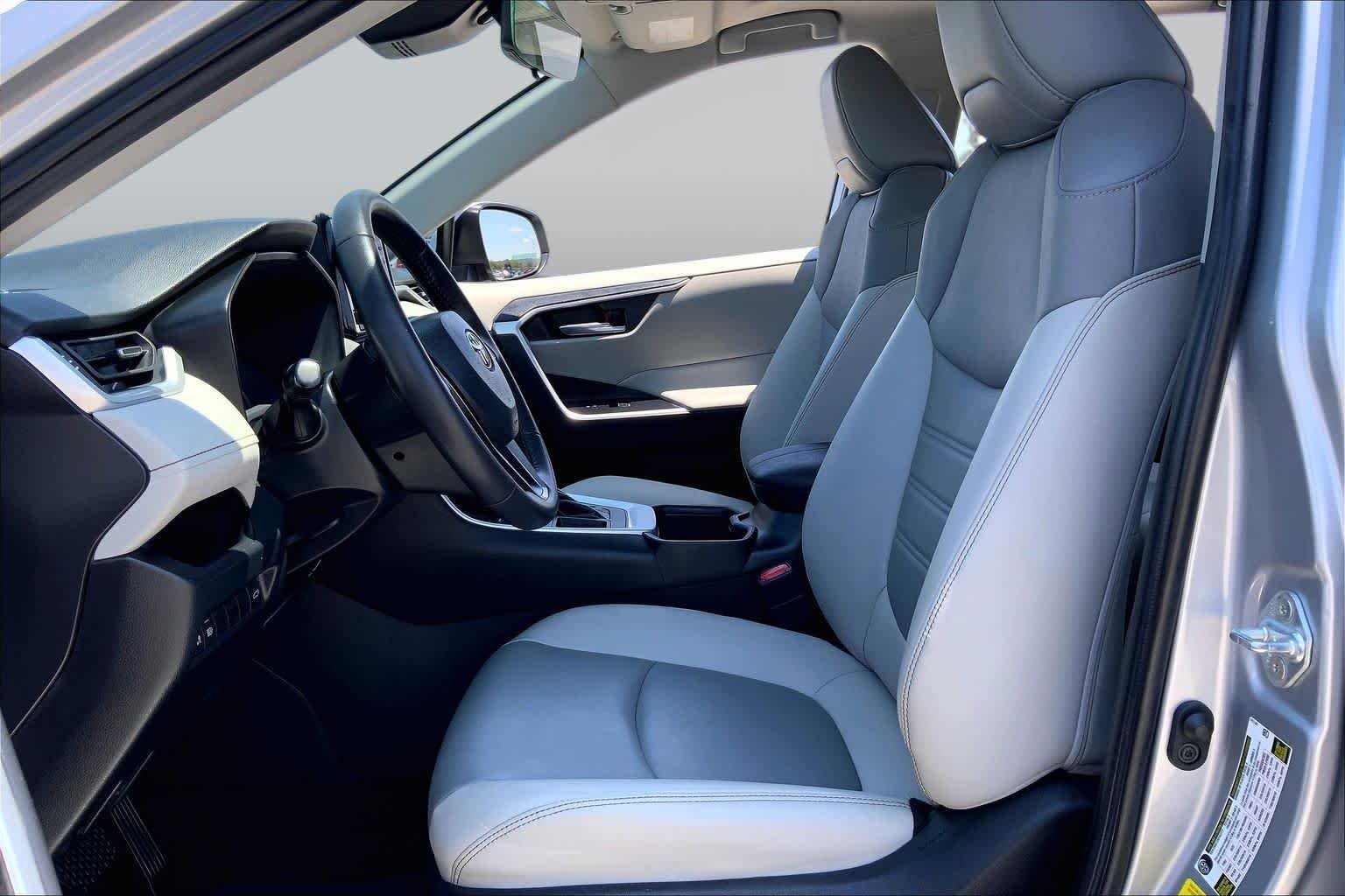 Used 2022 Silver Sky Metallic Toyota XLE Premium image 8
