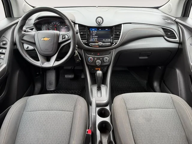 Used 2018 White Chevrolet LS image 10