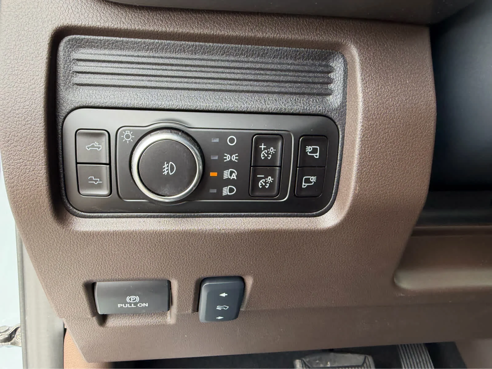 New 2026 Glacier Gray Metallic Tri-Coat Ford F-350® King Ranch® image 31