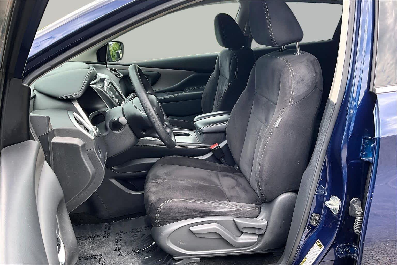 Used 2019 Deep Blue Pearl Nissan S image 8