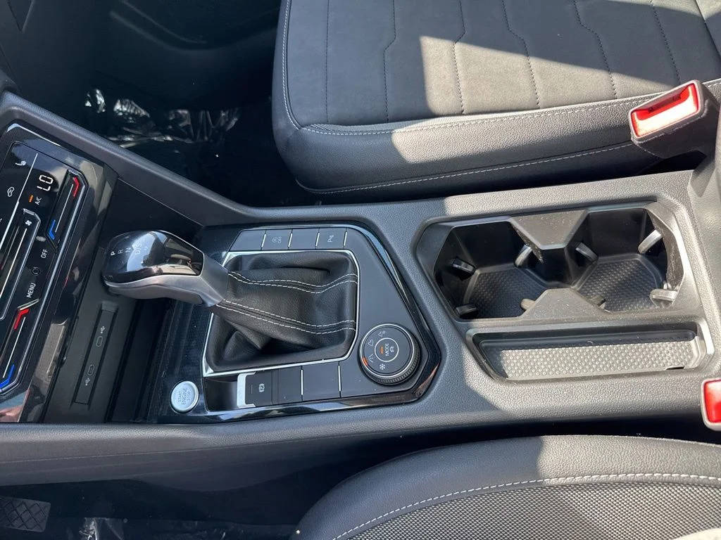 New 2026 White Volkswagen 1.5T SE Black image 19
