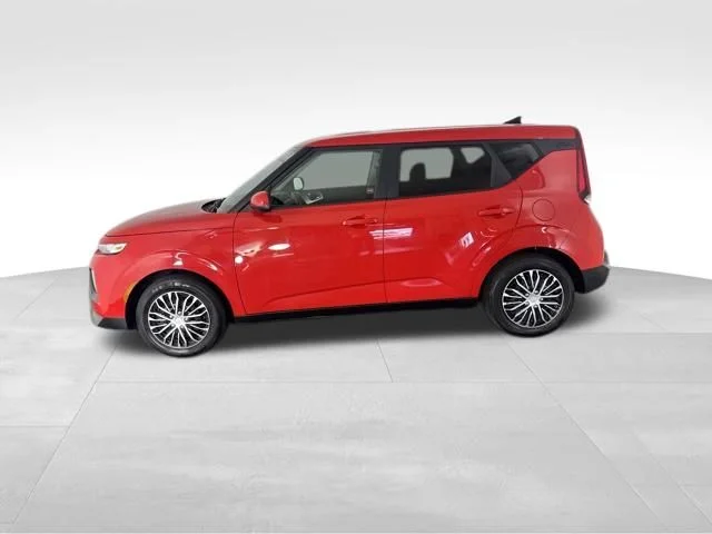 Used 2021 Red Kia LX image 10