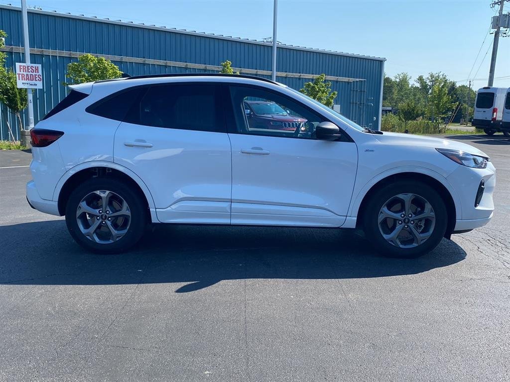 Used 2023 Oxford White Ford ST-Line image 11