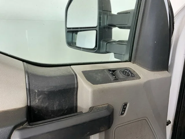 Used 2019 White Ford XL image 7