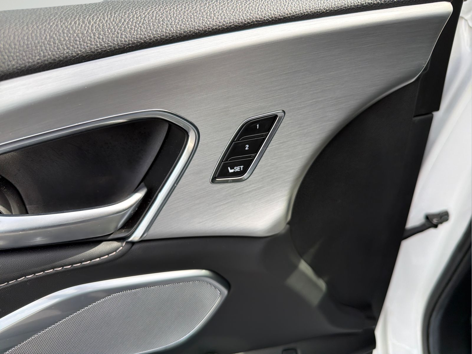 Used 2023 Platinum White Pearl Acura Technology Package image 29