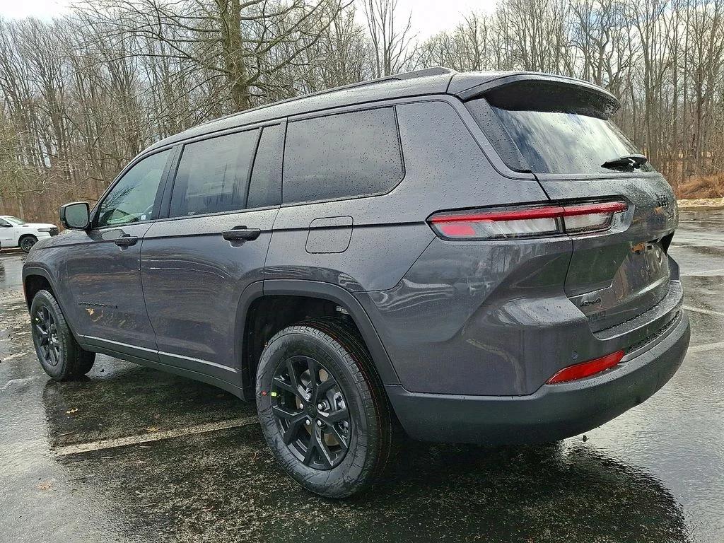New 2026 Baltic Gray Metallic Clear-Coat Exterior Paint Jeep Altitude image 3