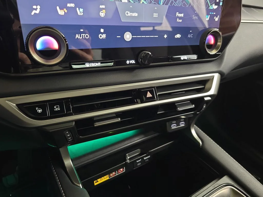Certified Used 2025  Lexus 450h+ Luxury image 24