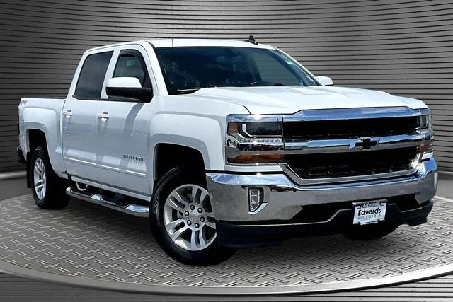 Used 2018 White Chevrolet LT image 3