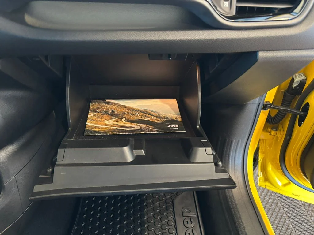 Used 2017 Yellow Jeep Latitude image 30
