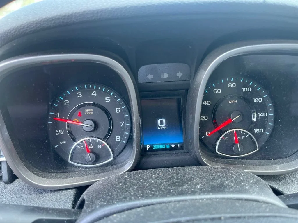 Used 2015 ASHEN GRAY METALLIC Chevrolet LS image 14