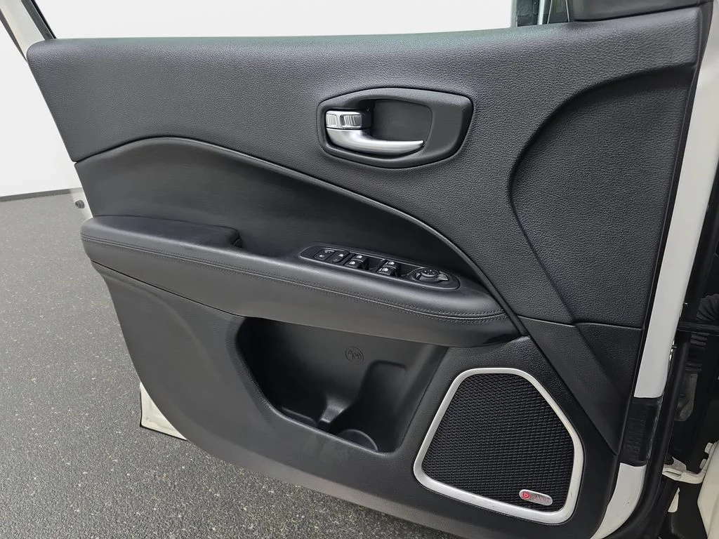 Used 2019 White Clearcoat Jeep Latitude image 25