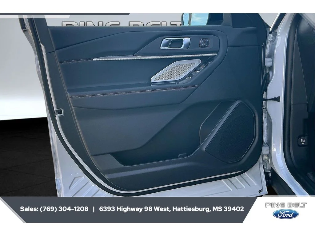 New 2026 Space White Metallic Ford Tremor® image 17