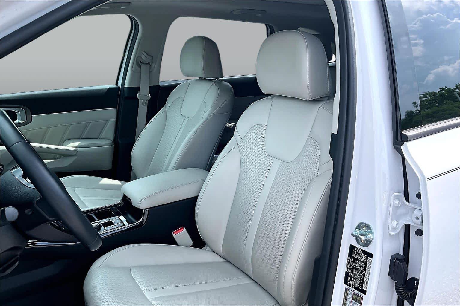 Certified Pre-Owned 2022 Kia Sorento SX