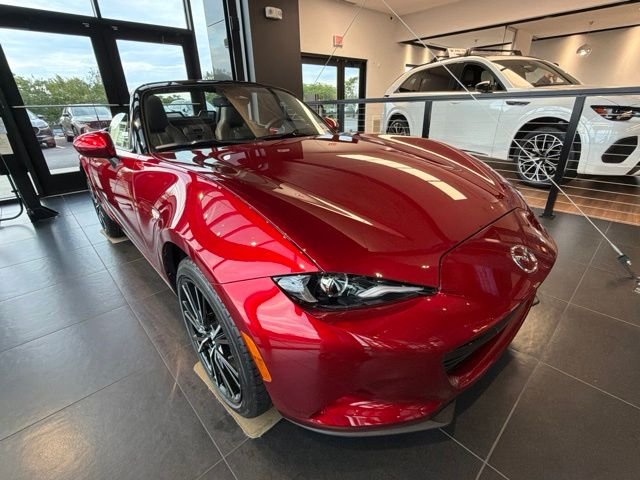 Soul Red Crystal Metallic 2026 Mazda MX-5 Miata Convertible Rear-Wheel Drive 