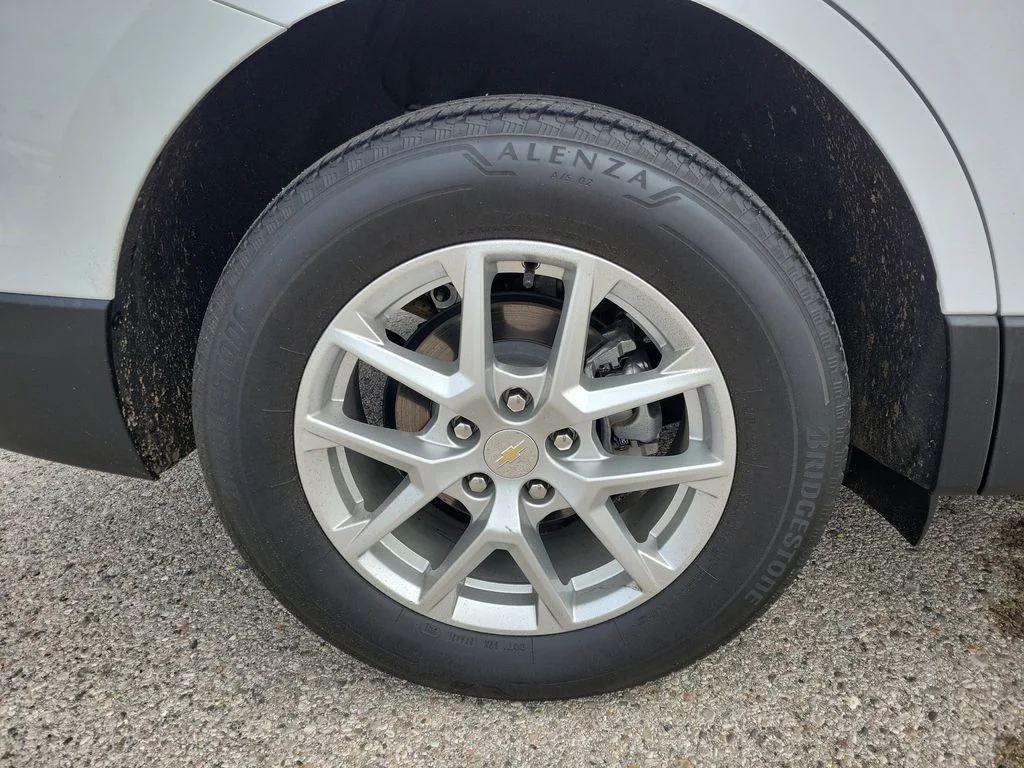 Used 2022 White Chevrolet LT image 5