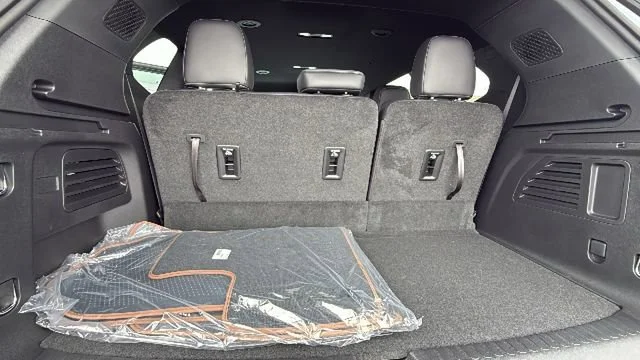 2026 GMC Acadia AT4 - Photo 27