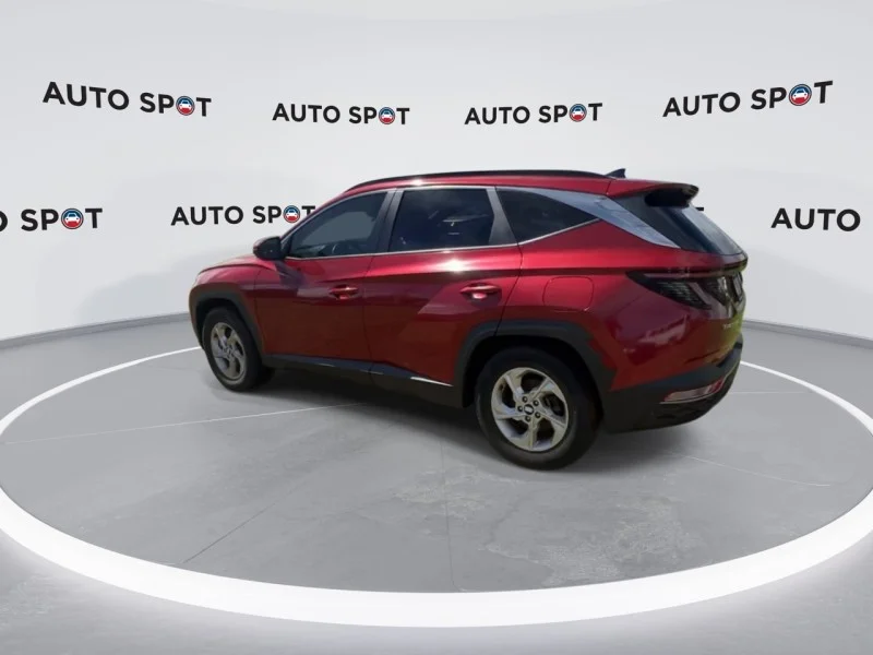 Used 2022 RED Hyundai SEL image 2