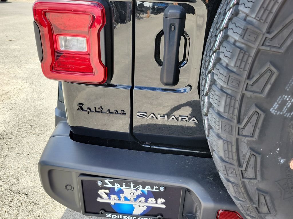 2025 Jeep Wrangler 4-Door Sahara - Photo 6