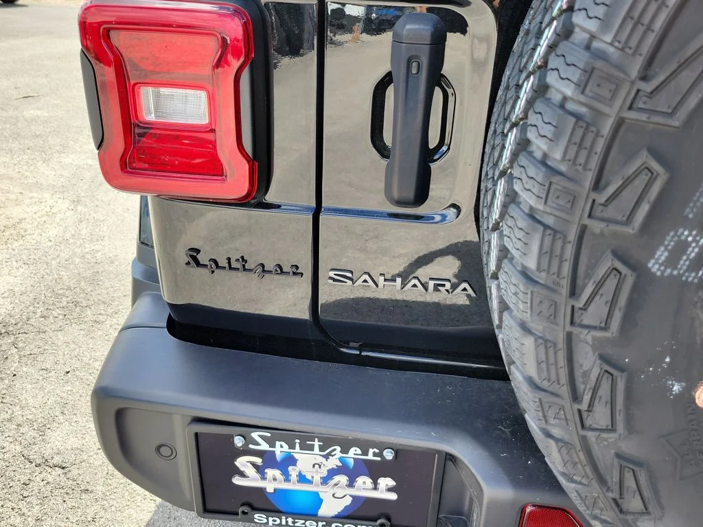 2025 Jeep Wrangler 4-Door Sahara - Photo 6