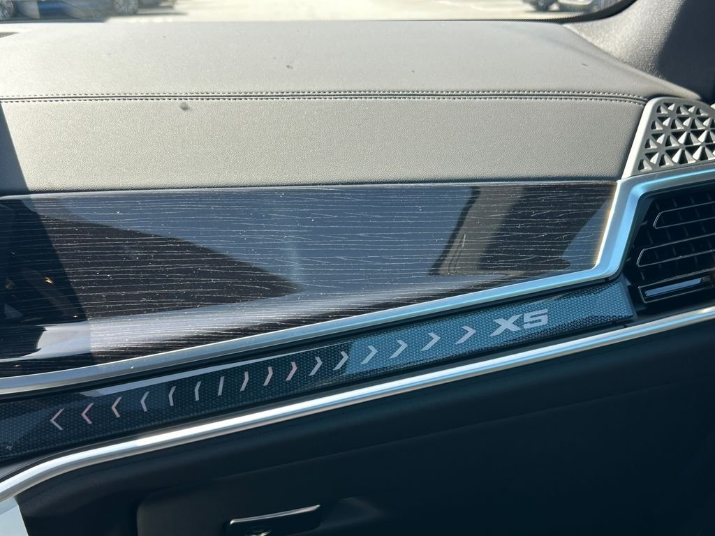 New 2026 Carbon Black Metallic BMW xDrive40i image 26