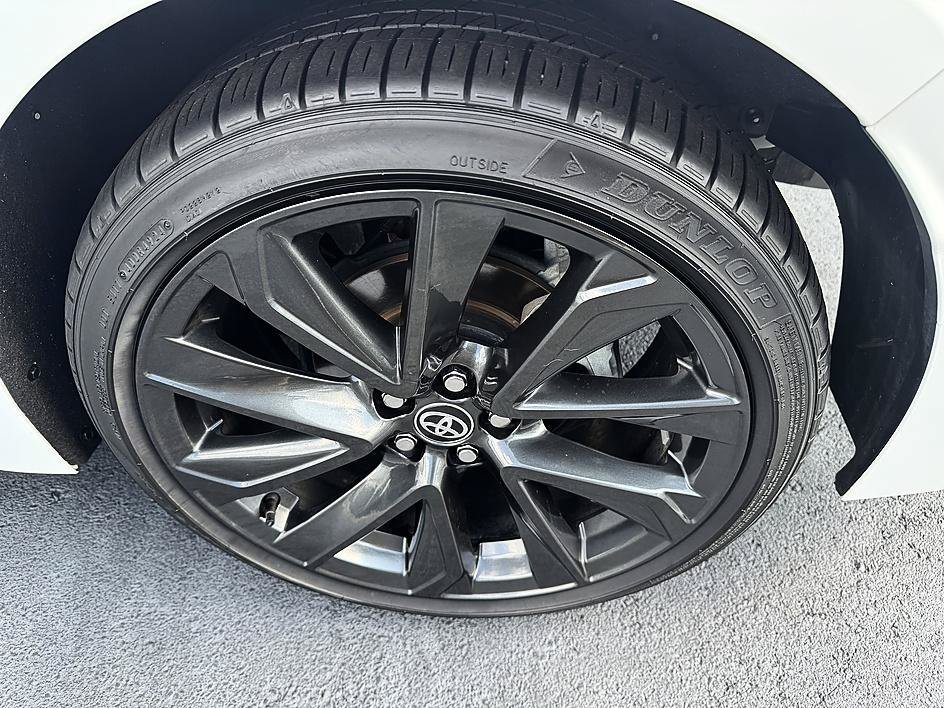 Used 2025 Ice Toyota SE image 25
