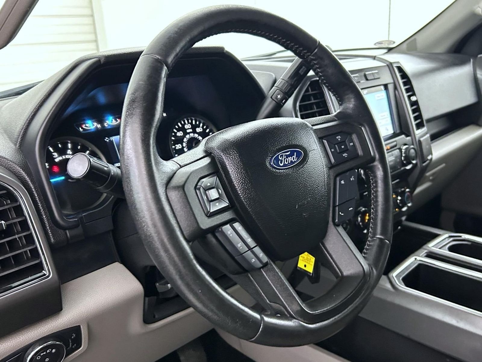 Used 2018 Shadow Black Ford XLT image 11