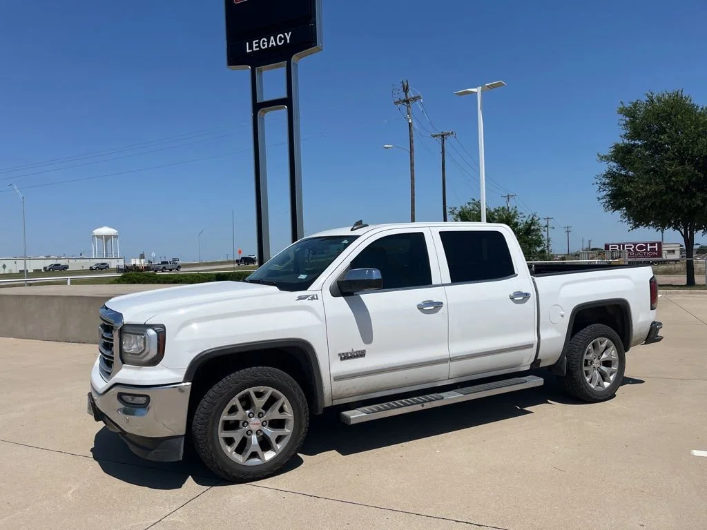2017 GMC Sierra 4WD Crew Cab Short Box SLT's photo