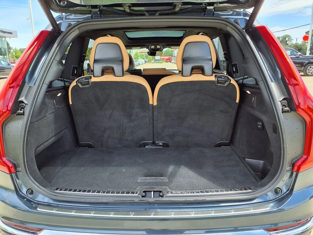 Certified Used 2024 Blue Volvo Ultimate image 11