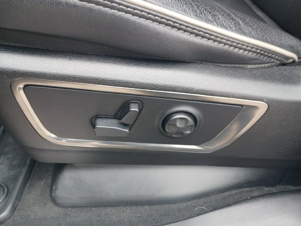 Used 2020 Silver Ram Limited image 35