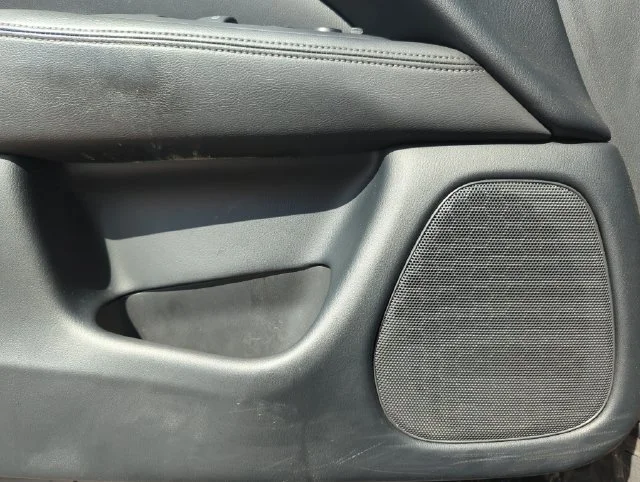 Used 2019 Brown Nissan SL image 34